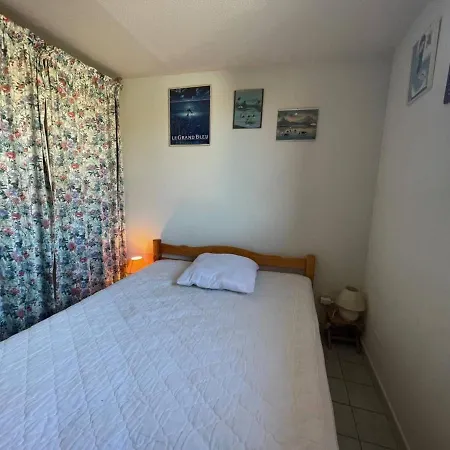 Maison 2 Pieces Avec Mezzanine, Terrasse Et Parking - Proche Plage, - Fr-1-225-682 Holiday home *
